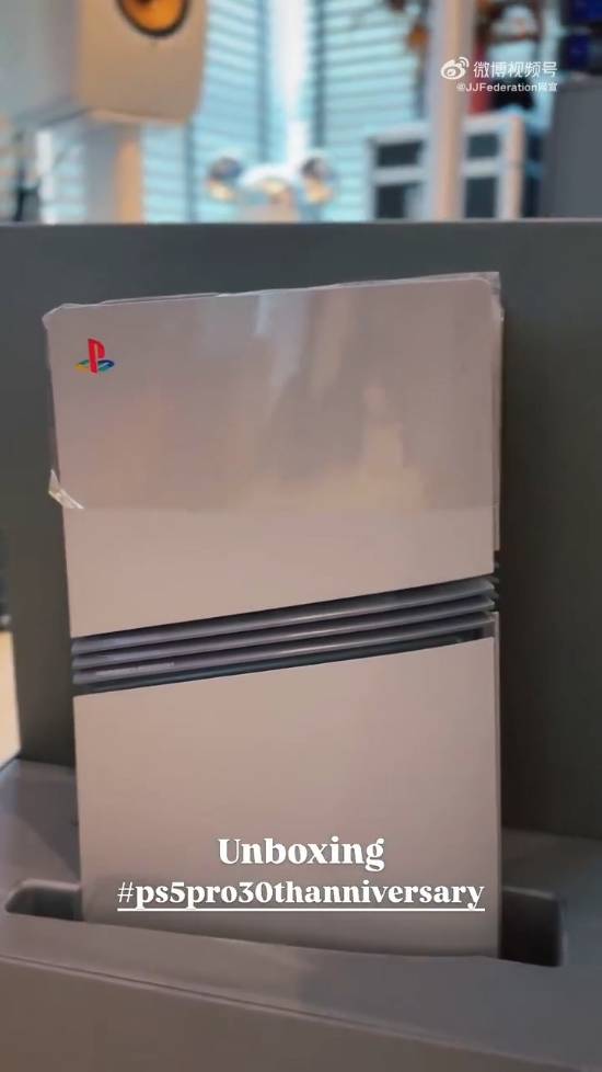 林俊杰也在玩PS5引热议：还是30周年限定款！