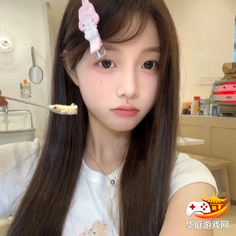 足球经理2024中中场球员配置与打法策略详解