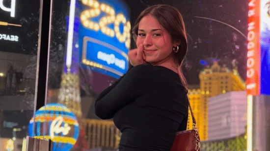 收入过亿的OnlyFans顶流和童年对话:我没能成为宇航员