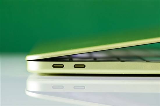 MacBook Neo续航表现亮眼！8GB内存可满足日常使用