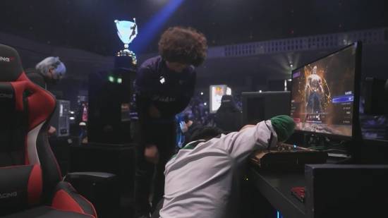 燃尽了!街霸6“小孩”曾卓君再现神级比赛 精彩绝伦