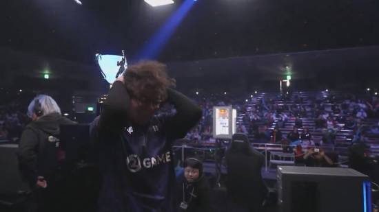 燃尽了!街霸6“小孩”曾卓君再现神级比赛 精彩绝伦