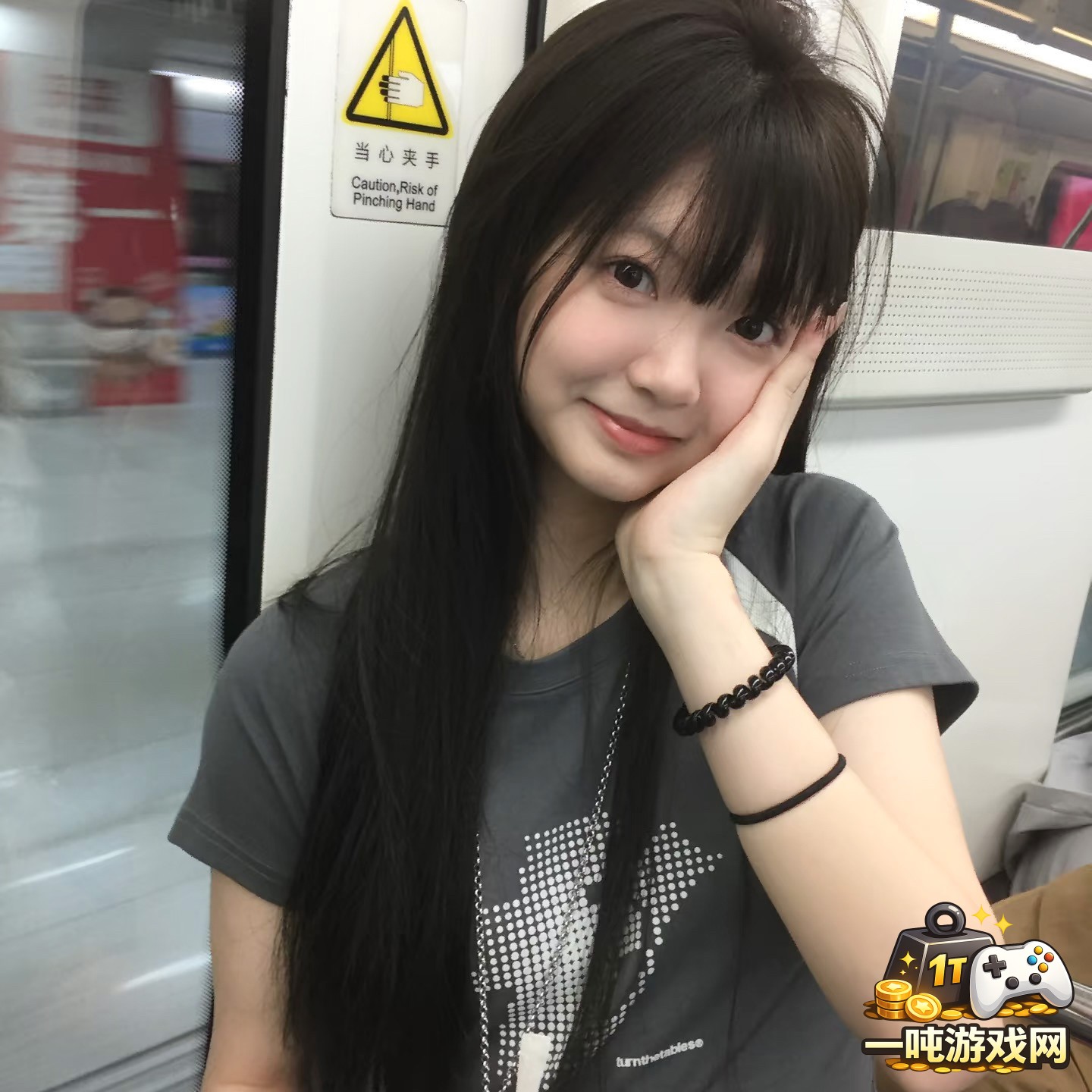 泰拉瑞亚手游地下城探索指南：如何高效击败地下Boss与获取稀有装备