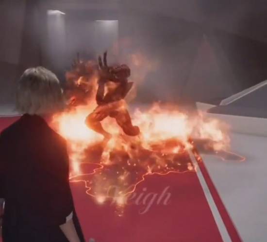 《生化9》格蕾丝被玩坏！在火中和舔食者疯狂跳舞