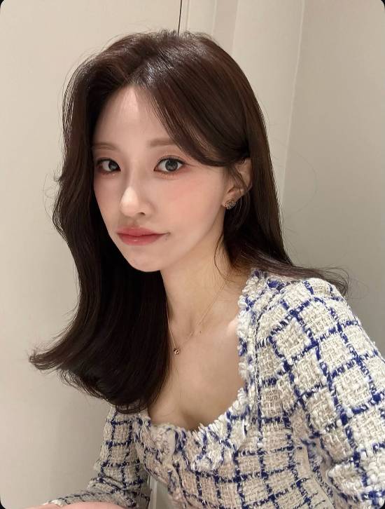 Rookie刚分手 疑似新女友曝光!韩国白富美御姐