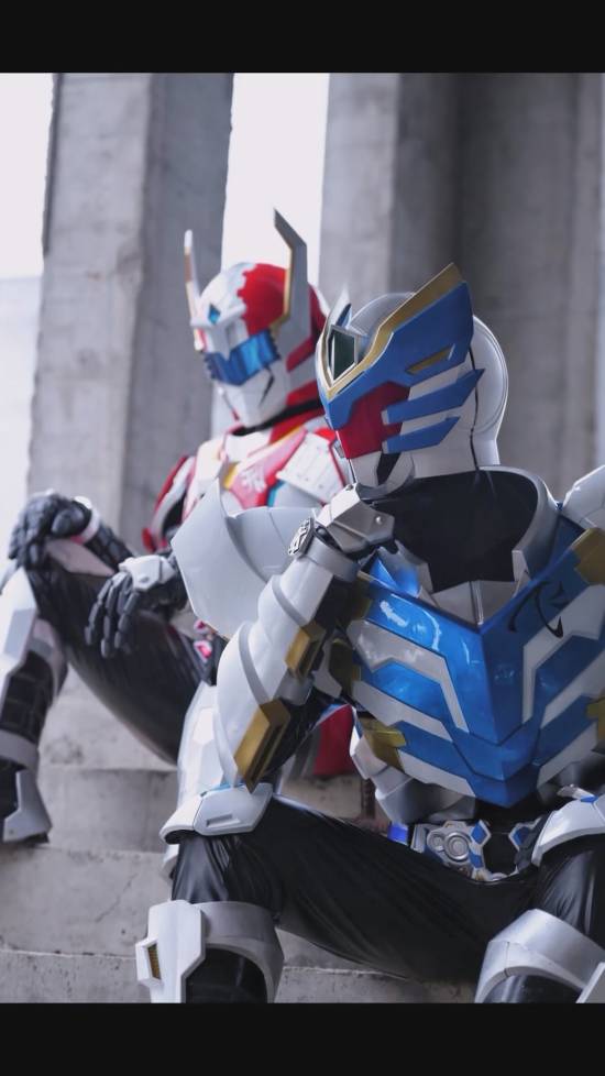 “抖音第一蒂法”跳出舒适圈！新作品化身铠甲勇士