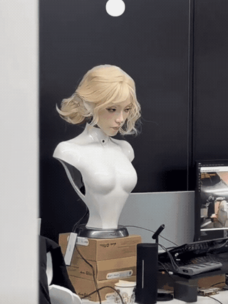 无人在意作业娃娃表情 只想知道逼真不逼真的动态图