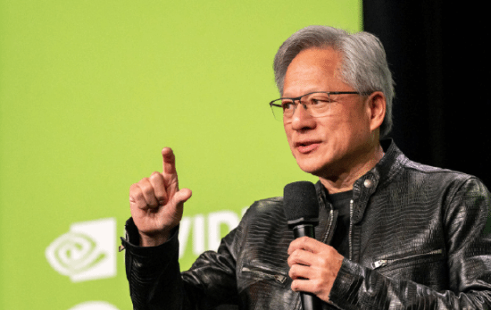 英伟达也用上"龙虾"了！黄仁勋盛赞“史上最重要”