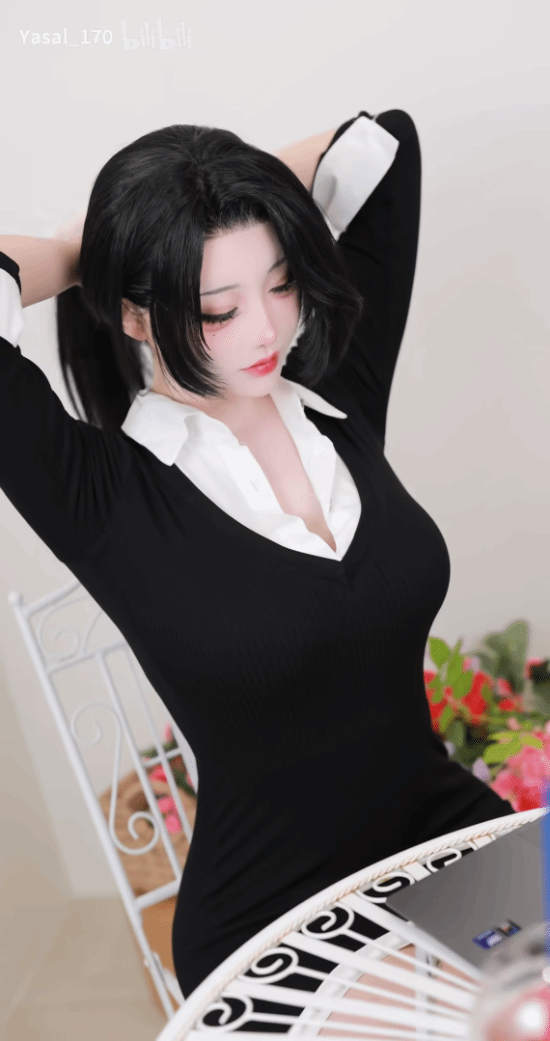 韩援coser Yasal新片 黑长直太顶了吧