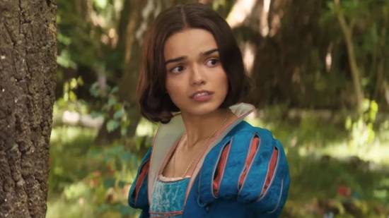 《白雪公主》真人版演员回应争议：不会为了别人舒服就改变自己！