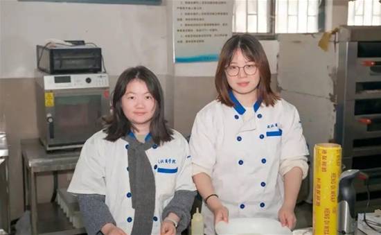 女大学生研发养生馒头4个卖了3万元:融入中式美学