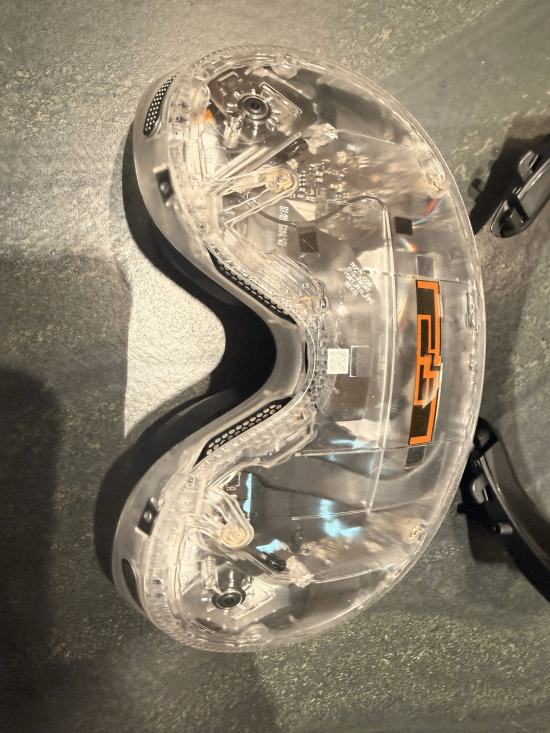 Steam Machine真机曝光：超级小巧！新手柄也亮相