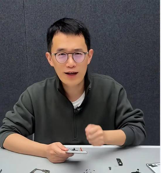 王腾为了养龙虾买了REDMI显示器：性价比最高